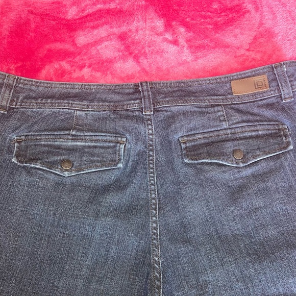 LIZ CLAIBORNE SLIM POWER CROP WOMEN JEANSđź’• SIZE 20Wđź’• - Picture 2 of 5